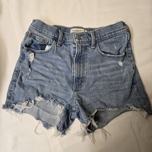 Abercrombie & Fitch The 4" Mom Short High Rise Women’s Size 2 Denim Light Blue